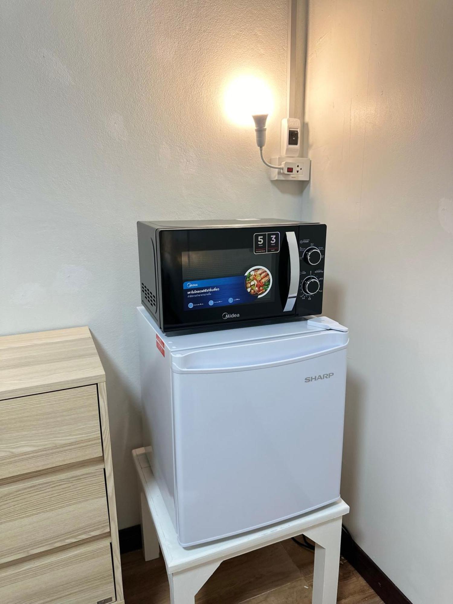 Service Apartment ห้อง102 ใจกลางเมืองใกล้แหล่งท่องเที่ยว Лампанг Екстериор снимка