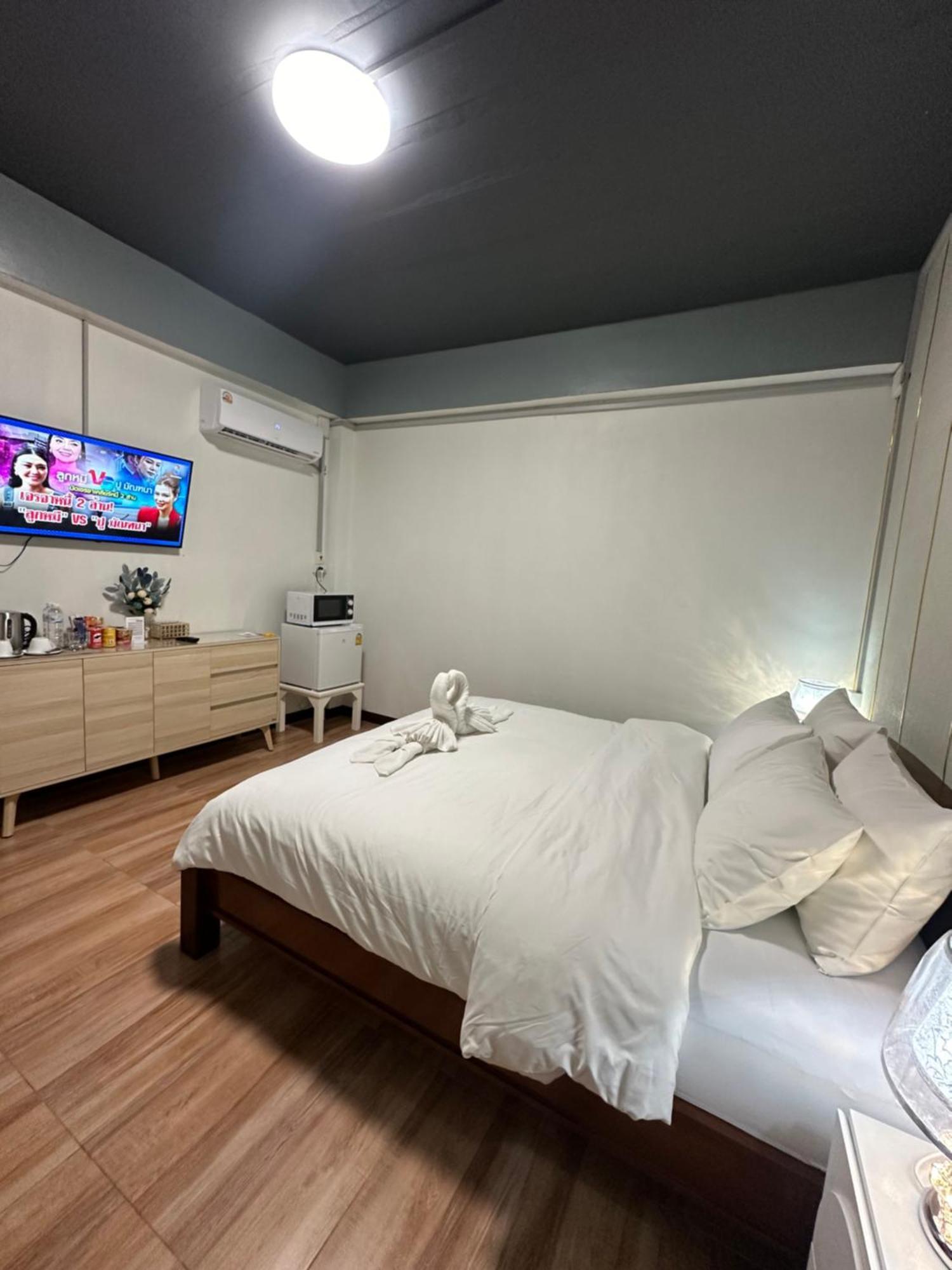 Service Apartment ห้อง102 ใจกลางเมืองใกล้แหล่งท่องเที่ยว Лампанг Екстериор снимка